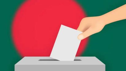 সব দলের তোপের মুখে ইসি, প্রশাসন